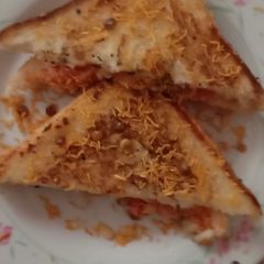 A picture of Dahi sandwich.