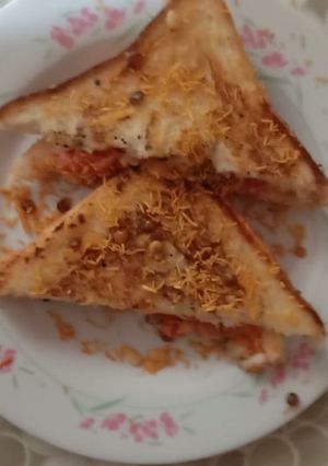 A picture of Dahi sandwich.