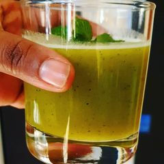 A picture of Pineapple Mint Juice.