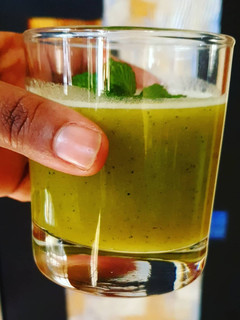 A picture of Pineapple Mint Juice.