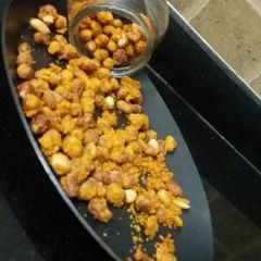 A picture of Baked masala peanuts.