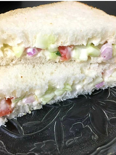 वेजिटेबल मेयोनेज़ सैंडविच (Vegetable mayonnaise sandwich recipe in hindi) रेसिपी मुख्य फोटो