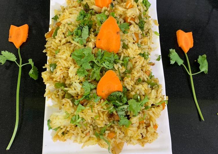 Veg rice pulao from left over rice