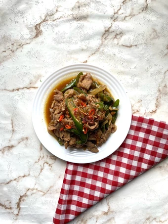 Langkah Mudah untuk Membikin Resep Tumis Slice Beef Cabe Hijau yang Uenak Anti Ribet, Bikin Ngiler