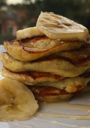 Una foto de Pancakes de banana 3 ingredientes apto para todos