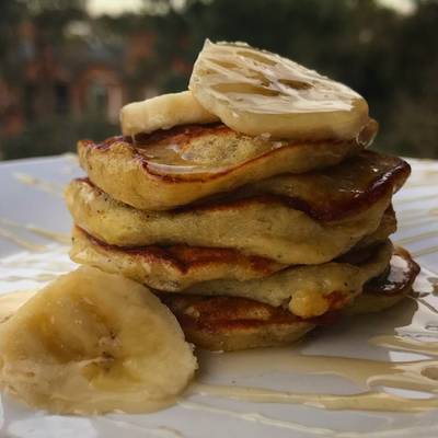 Pancakes de banana 3 ingredientes apto para todos Receta de geri :  @ en Instagram- Cookpad