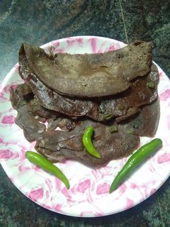 மொறு மொறு ராகி தோசை(Ragi dosai recipe in tamil) செய்முறை முக்கிய புகைப்படம்