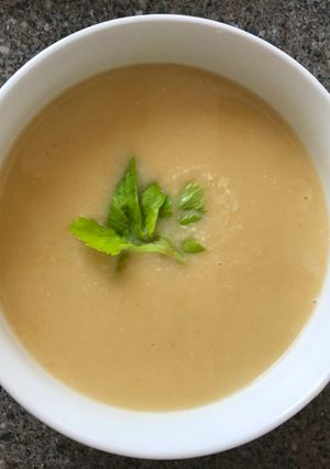 A picture of Hungarian Celery Soup.