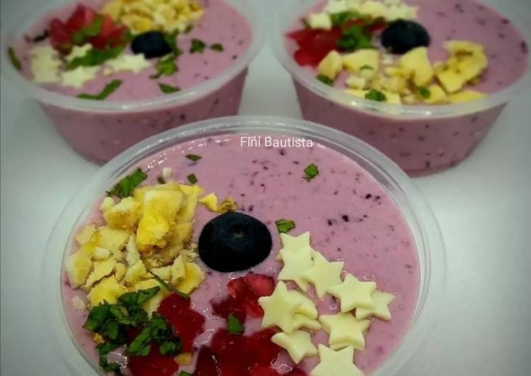 Helado de arándanos y moras en tarrinas (Smoothie)