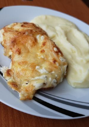 Sajtos-tejfölös rántott hús 🧀 recept fotója