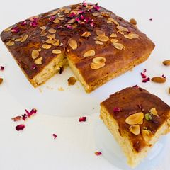 A picture of Honey Almond Cake.