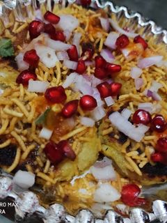 टिक्की चाट (tikki chaat recipe in Hindi) रेसिपी मुख्य फोटो