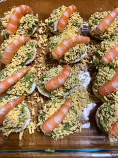 Una foto de Huevos rellenos de guacamole