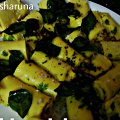 A picture of Stuffed Khandvi.