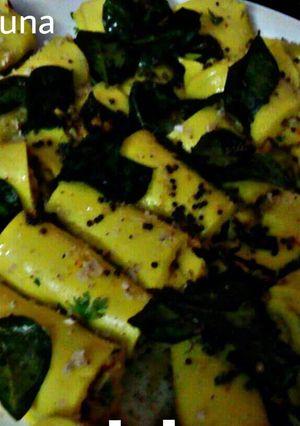A picture of Stuffed Khandvi.
