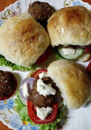 A picture of Pork patties cheese burger🍔🧀.