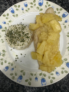 Una foto de 512. Filete de panga en salsa de piña (principal pescado)