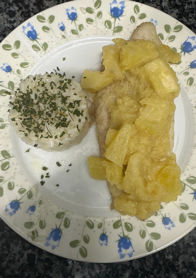 Una foto de 512. Filete de panga en salsa de piña (principal pescado)