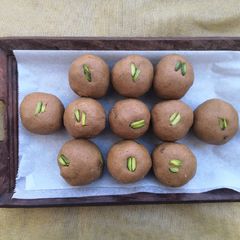 A picture of Besan Laddus.