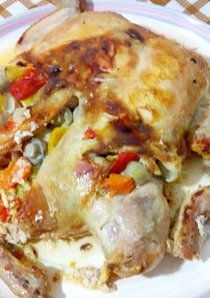 Una foto de Pollo relleno con vegetales