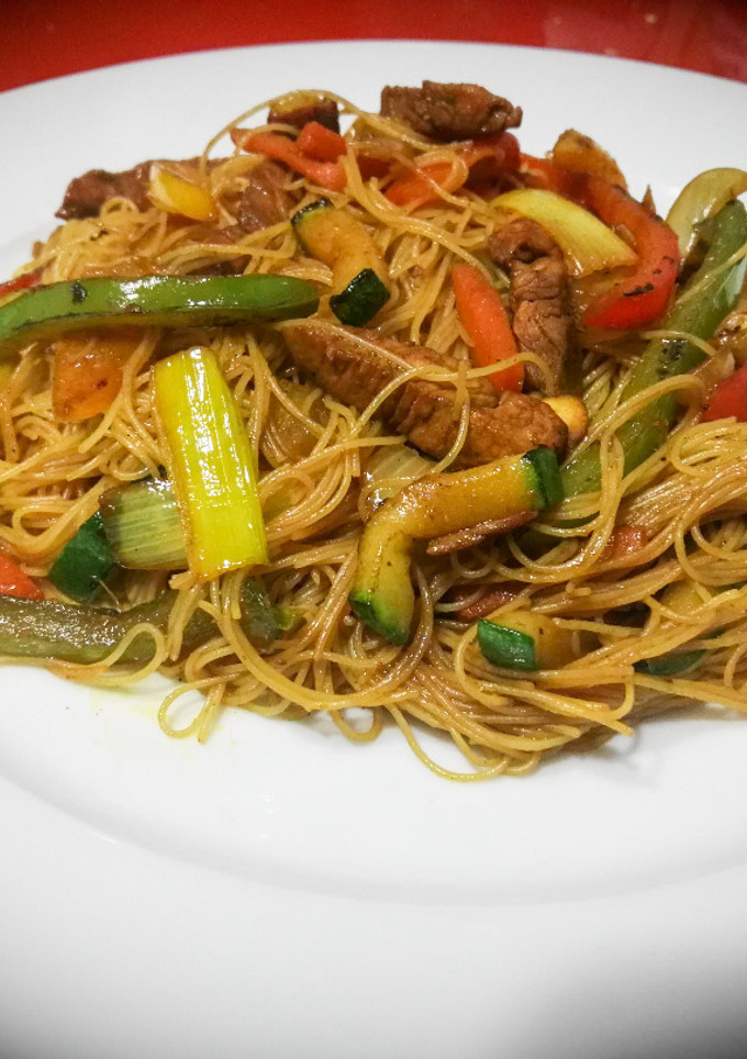 Una foto de Fideos de arroz al curry
