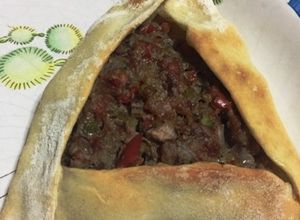 Una foto de Fatay (Empanada árabe)