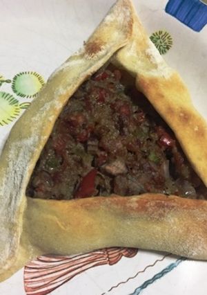 Una foto de Fatay (Empanada árabe)