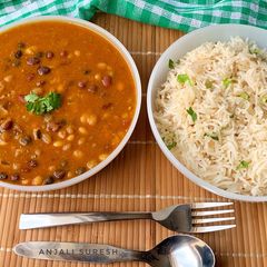 A picture of Navratna grain masala.