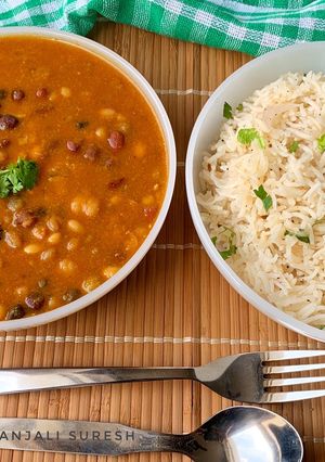 A picture of Navratna grain masala.
