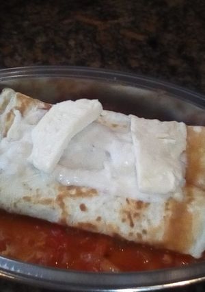 Una foto de Canelones de espinaca y nuez, con dos salsas