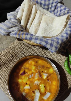 চালের রুটি (chaler ruti recipe in bengali) রেসিপির প্রধান ছবি