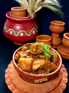 পটলের ডালনা (potoler dalna recipe in Bengali) রেসিপির প্রধান ছবি