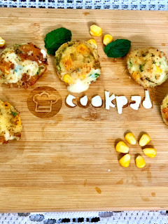 A picture of Potato cheese balls.
