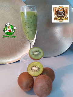 A picture of Kiwi juice.