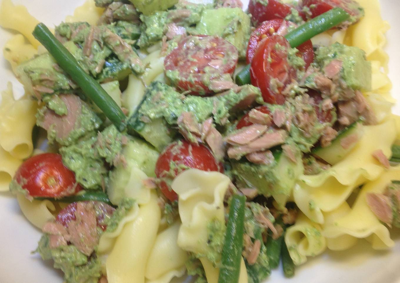 Tuna with Pesto and Pasta Salad