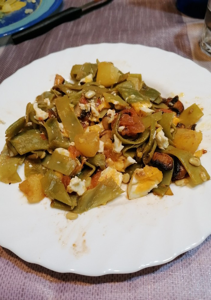 Una foto de Judía verde con sofrito y huevo