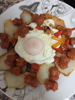 Una foto de Huevos fritos con chistorra