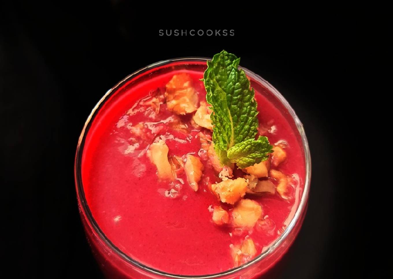 Apple banana beetroot smoothie
