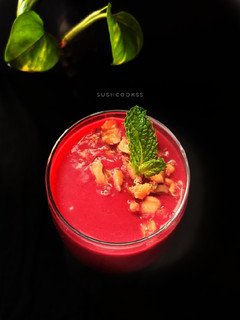 A picture of Apple banana beetroot smoothie.