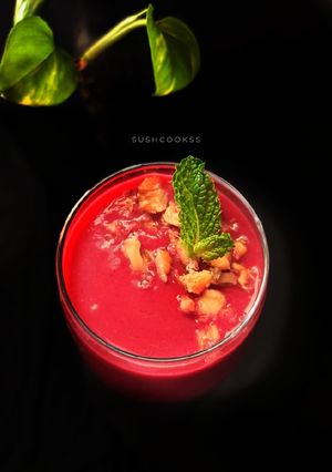 A picture of Apple banana beetroot smoothie.