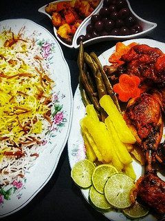 عکسی از دستور رشته پلو به همراه خورشت مرغ
