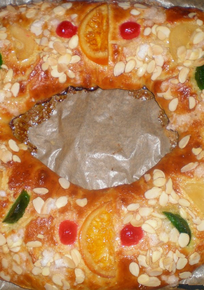 Una foto de Roscón de Reyes, con panificadora