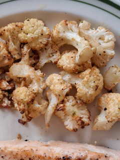 Una foto de Coliflor a la mantequilla al horno