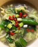 Clean green noodle soup - vegan