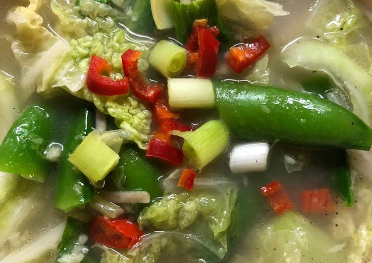 Clean green noodle soup - vegan