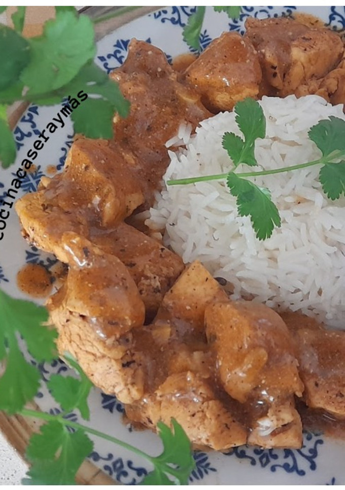 Una foto de Pollo Madrás