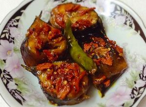 Hình của món CÁ TRÊ kho nghệ tươi.