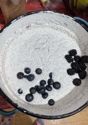 O poză a rețetei Budincă de chia stracciatella / fructe.