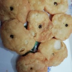 A picture of Homemade Mathri.