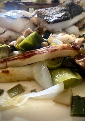 Une photo de Merlan et asperges poirés